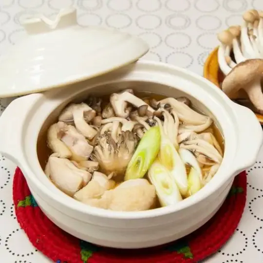 「きのこと鶏肉の醤油鍋」で、脳の健康&栄養をサポートしよう